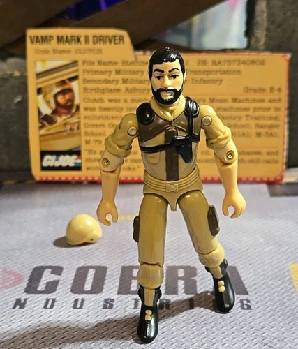 GI JOE ~ 1984 TAN CLUTCH ~ HIGH GRADE  & UNCRACKED ~ 100% complete & FILE CARD