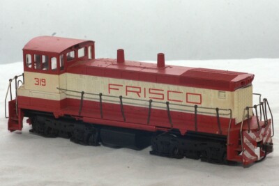 Athearn Blue Box HO Scale Frisco SW1500 #319 Switcher locomotive