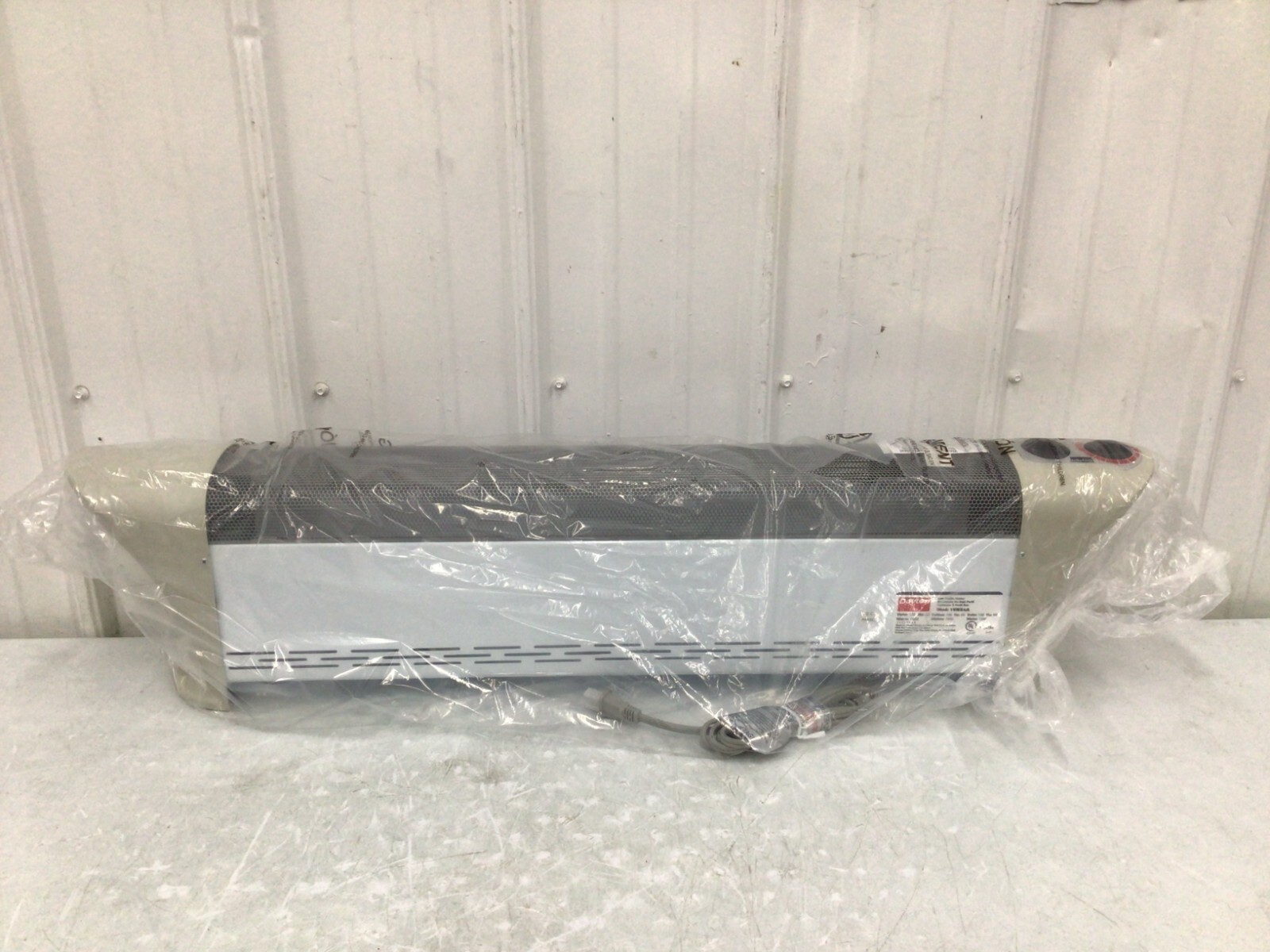 DAYTON - 1VNX4 Electric Baseboard Heater 1500W, 5118 BtuH Heating Cap