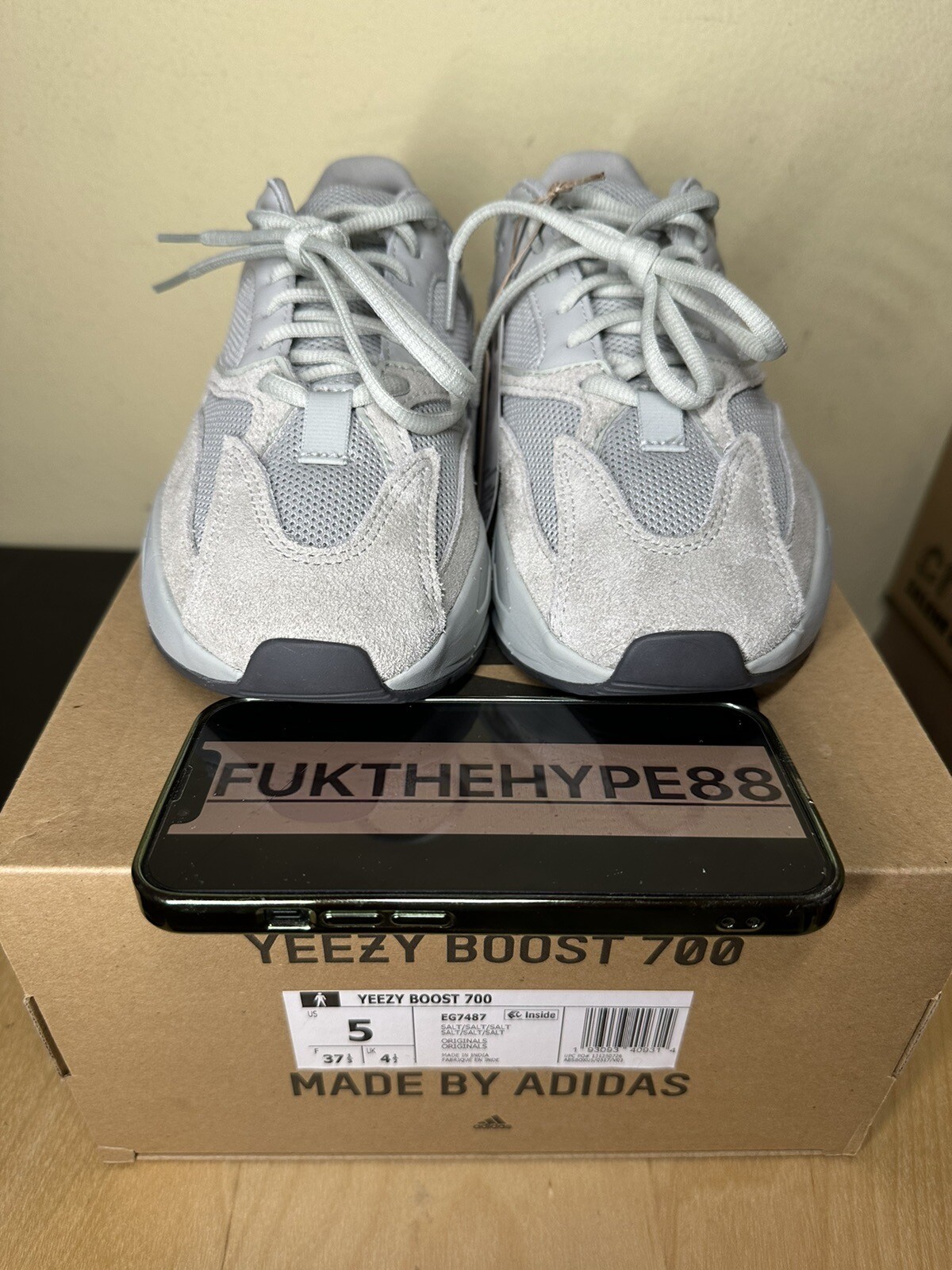 DS Adidas Yeezy Boost 700 V1 Salt EG7487 Men’s size 5 = Women’s size 6.5