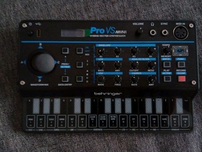 Behringer Pro VS Mini - 5 voice version - Synthesizer