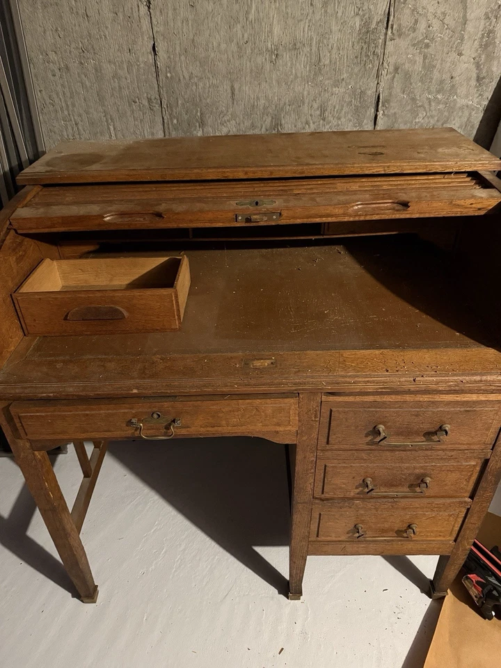 Escritorio antiguo con tapa enrollable de madera buen estado Foto 2 de 4