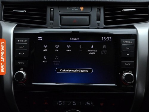 2021 Nissan Navara 2.3 dCi N-Guard Pickup Double Cab 4dr Diesel Auto 4WD Euro 6 - Picture 15 of 24