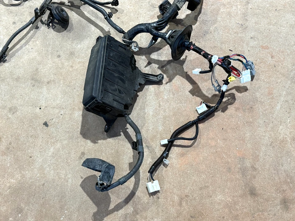 2014 2015 Lexus IS250 Engine Bay Wire Wiring Harness W/Fuse Box 2.5L PO37 OEM - Image 2 of 4