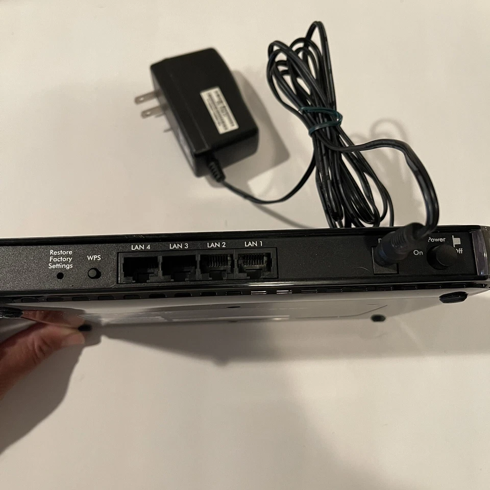 Netgear Universal Dual Band Wifi Range Extender 4 Port Wifi Adapter WN2500RP - Image 3 of 4