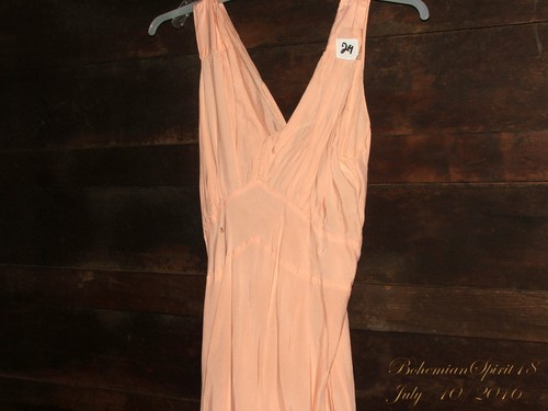 ANTIQUE RARE VINTAGE 1940's PEACH NIGHTGOWN VERY LONG RAYON SZ MEDIUM LINGERIE - Picture 2 of 9