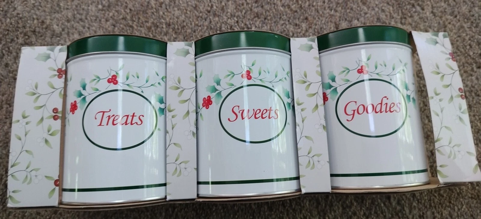 Pfaltzgraff Winterberry Set Of 3 Storage Tins - Treats Sweets Goodies Canisters