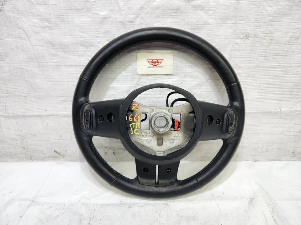 Jeep Grand Cherokee 2011-2013 volante de cuero negro OEM 05057580AC Foto 4 de 4