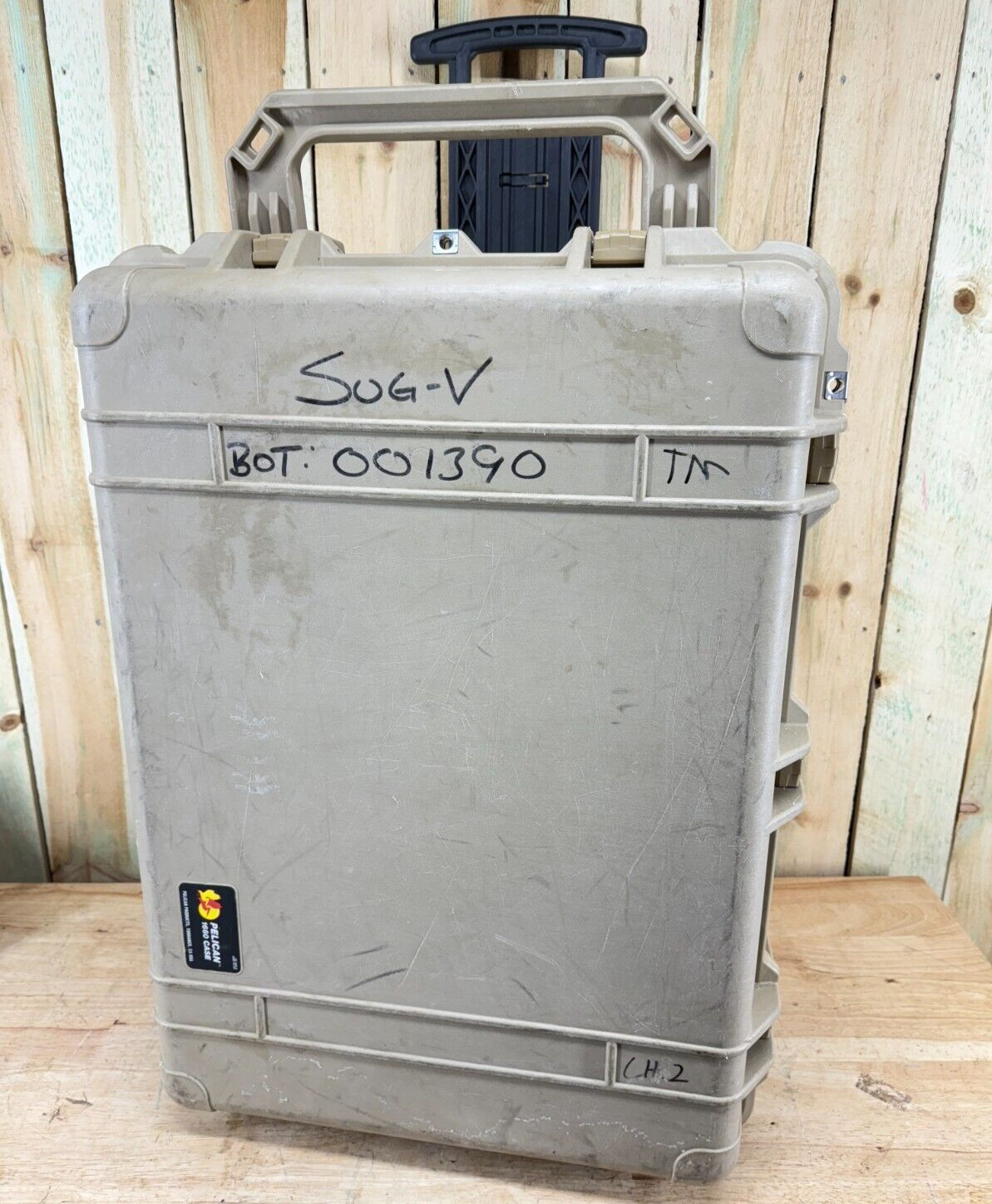 Pelican 1660 Protector Case Tan Rolling Waterproof Good Condition AB Free Ship