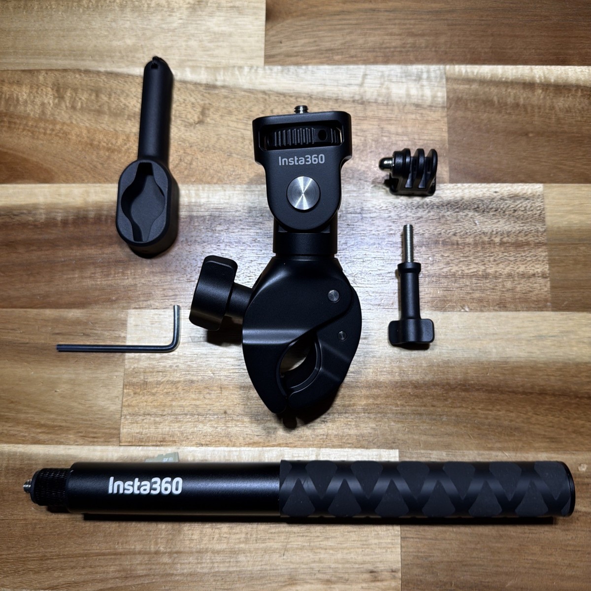 Insta360 Heavy Duty Clamp MotorCycle Mount + 114cm Invisible Stick 