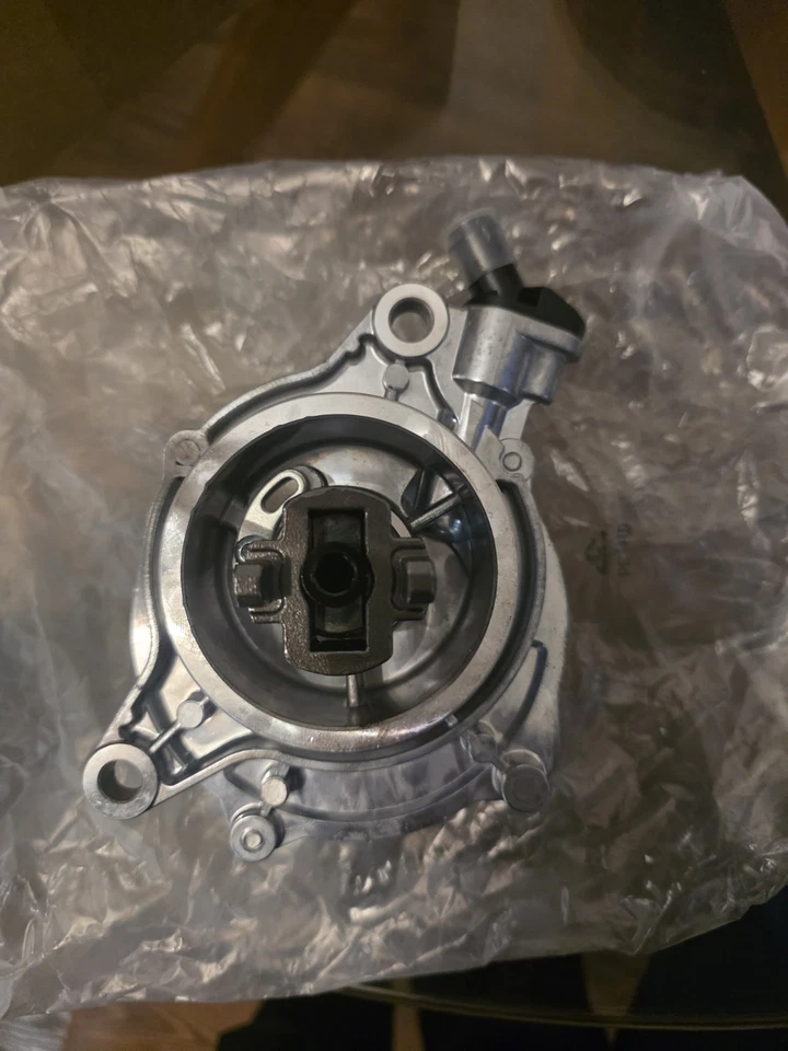 11667791232 BMW Brake Vacuum Pump 1 3 5 6 7 Series X3 E83 X5 E70 X6 E71 E72 - Image 3 of 4