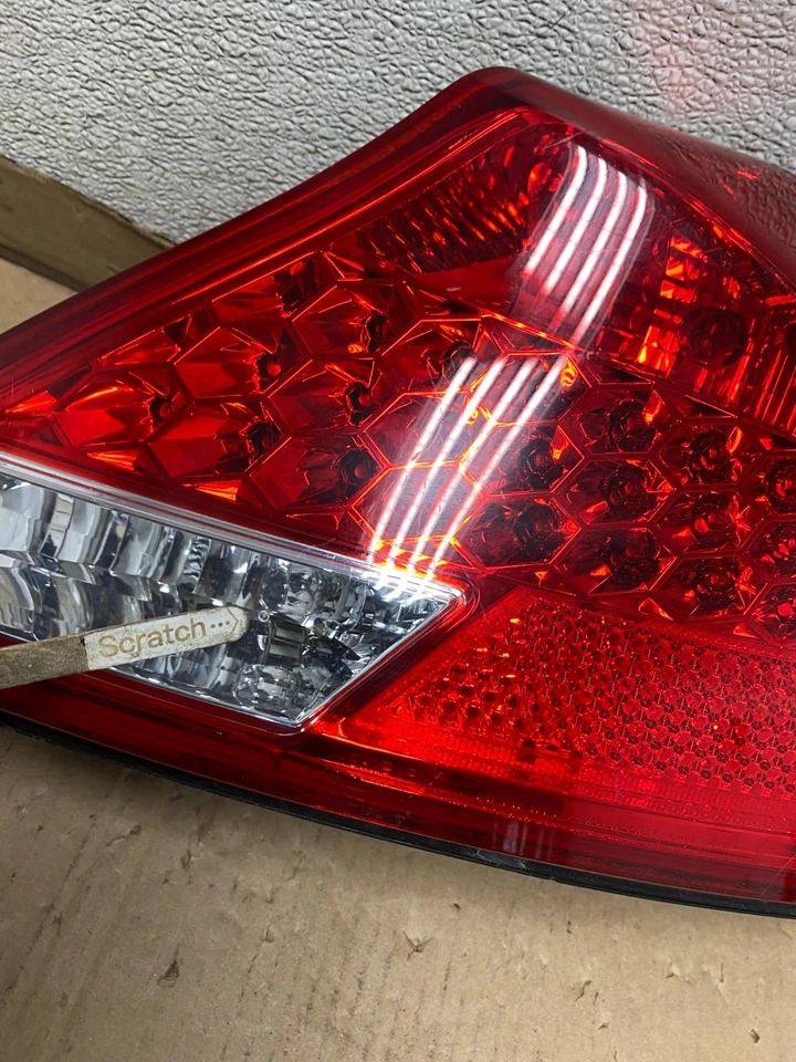 Lanterna traseira lateral direita passageiro Honda Accord Coupe 2006-2007 fabricante de equipamento original U7156 DW - Imagem 4 de 4