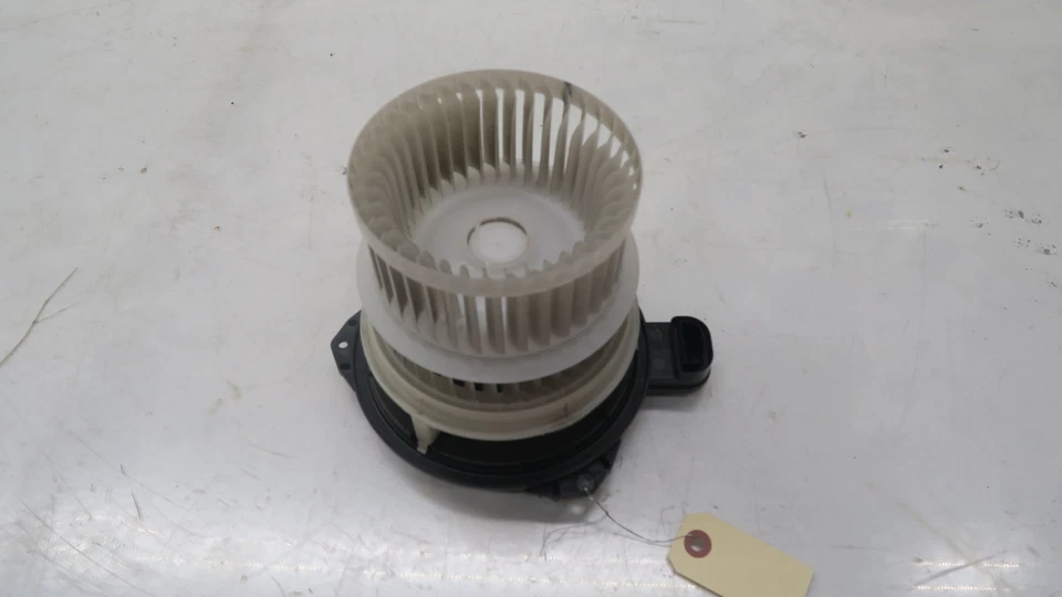 2019-2024 Lexus UX200 OEM A/C Heater Blower Motor Assembly 5285T2 - Image 3 of 4