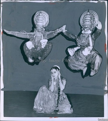 1954 Theatre Des Champs Elysees Indian Corps De Ballet Paris Dancers Photo 8x8