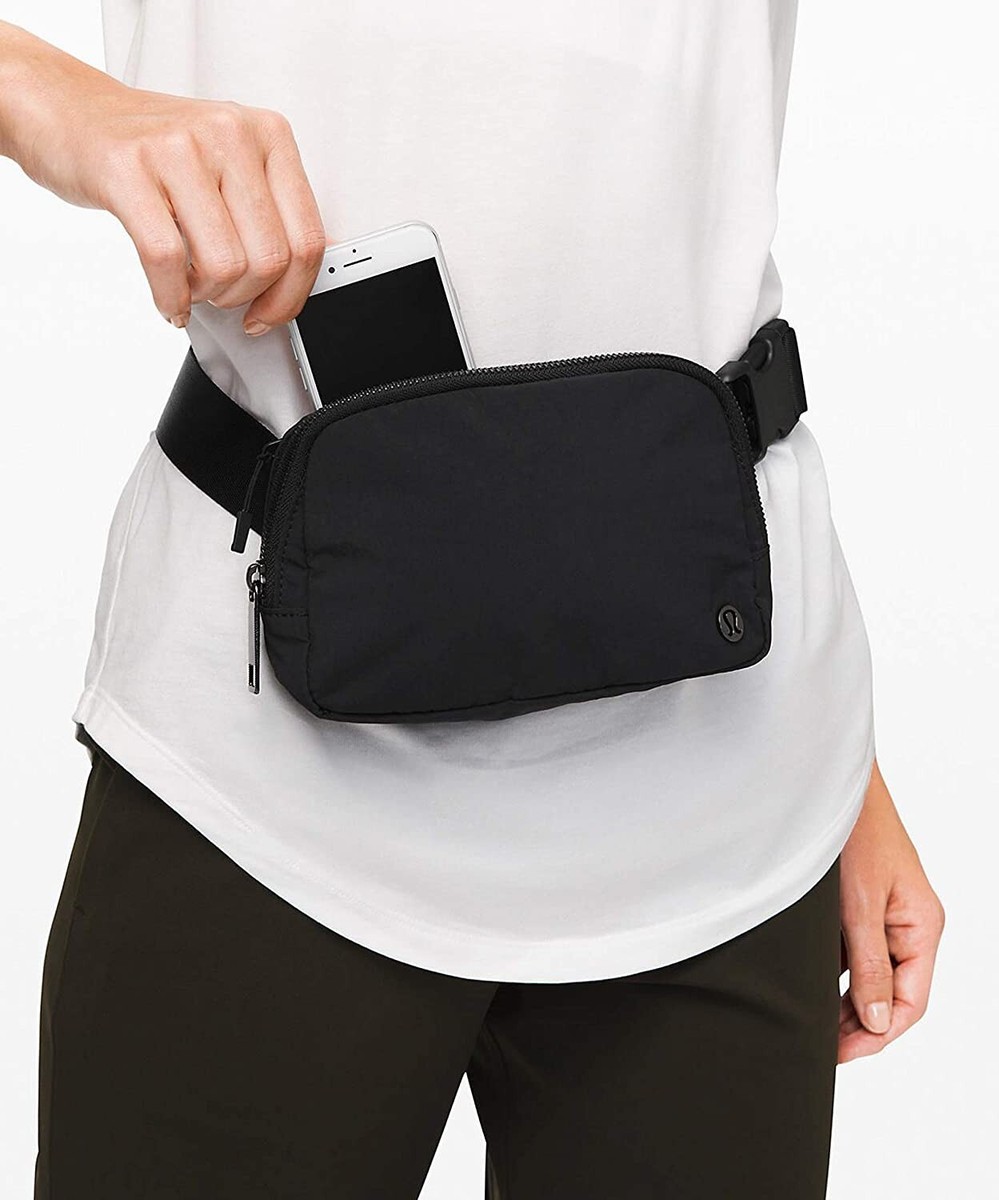 lululemon belt bag black gold Lululemon Black Waist Purse NWT Lululemon Everywhere Belt Bag 1L Black Gold  NWT LU9AX2S