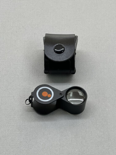 10X Jewelry Diamond Gem Triplet Loupe Foldable Eye Magnifier Glass Lens W/Pouch - 第 1/3 張圖片