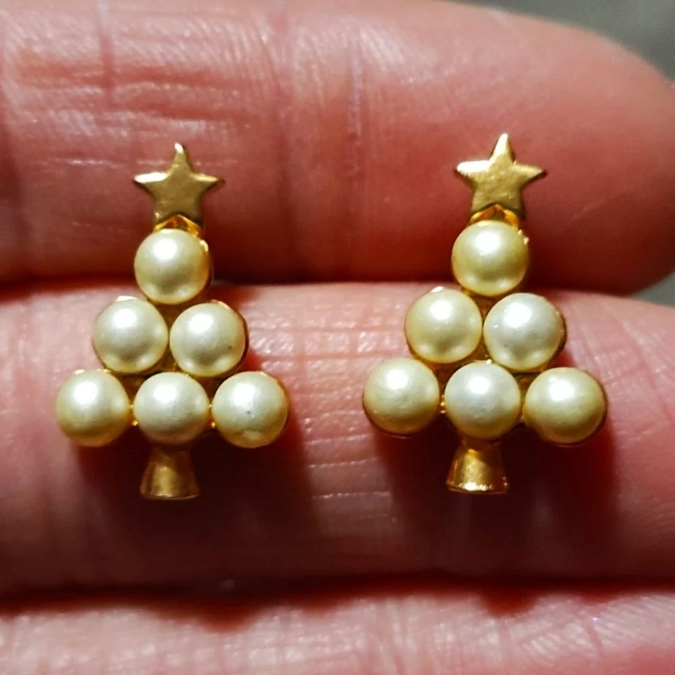 Pendientes Avon Vintage 1999 Imitación Marfil Perlado Árbol de Navidad Tono Dorado .7" Foto 2 de 4