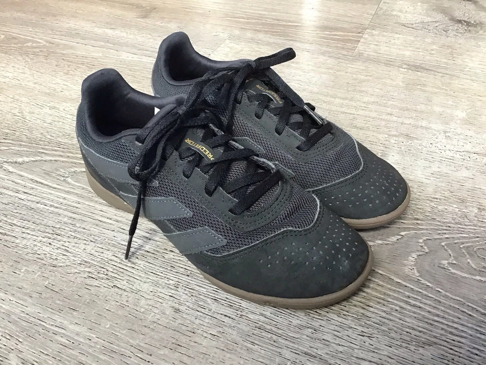 Adidas Predator Club Indoor Sala Soccer Boots IF6416 Black Youth Size 5 EUC - Image 2 of 4