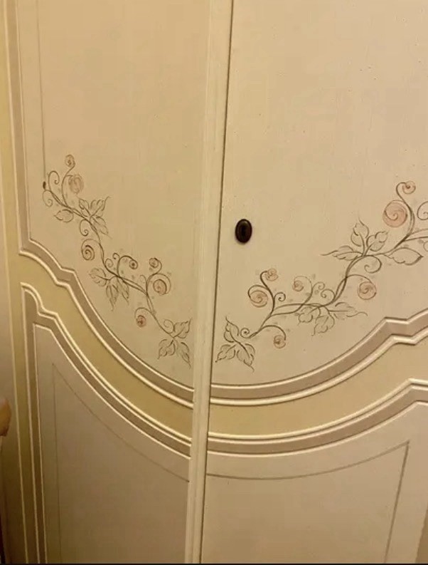 Armadio 6 ante bianco/beige floreale con specchio, 4 cassetti