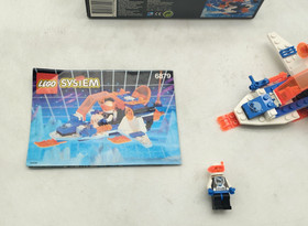 LEGO 6879 Blizzard Baron Original Box Space Ice Planet 6983 6873 6834 Vintage GOOD