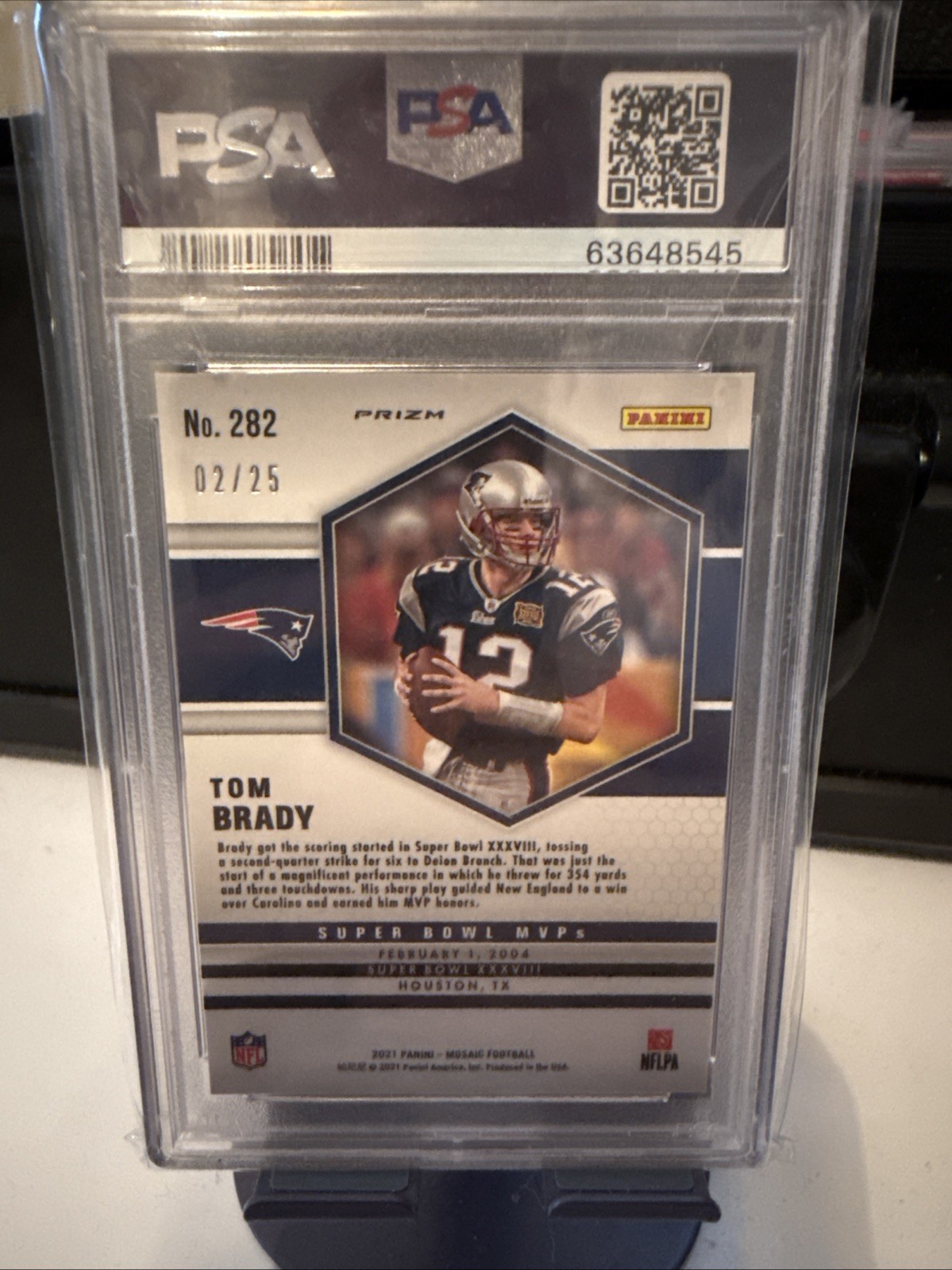 2021 Panini Mosaic - Super Bowl MVPs Tom Brady #282 White Mosaic /25 PSA 10 view 3