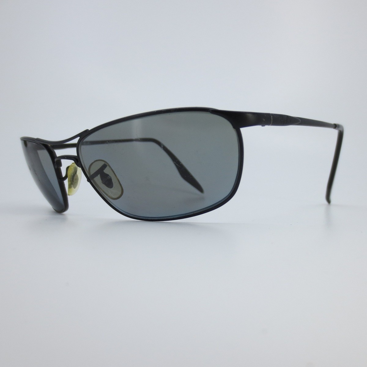 Ray-Ban RB3132 006 Matte Black Metal Rectangular Sunglasses 56-18