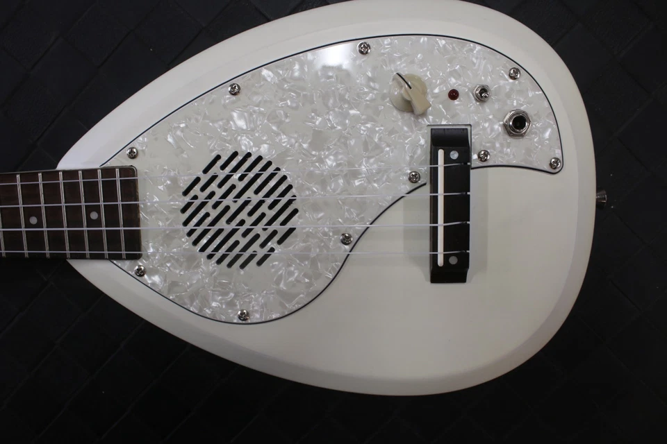 VOX ELEUKU VEU-33C Electric Ukulele Built-in Speaker White - Image 4 of 4