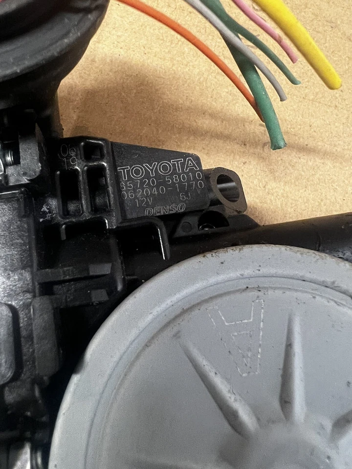 04-09 MOTOR VENTANA IZQUIERDA CONDUCTOR DELANTERO TOYOTA PRIUS FL REGULADOR (85720-58010) OEM Foto 3 de 3