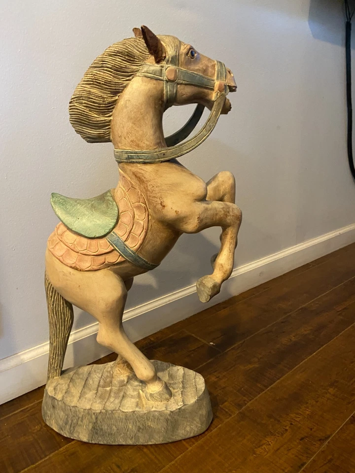 CABALLO ANTIGUO TALLADO EN MADERA H 25” W 8” L 16” Foto 2 de 4