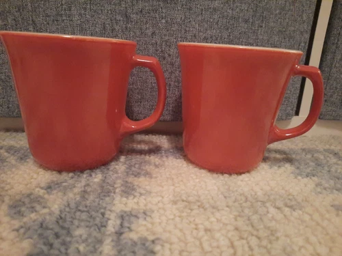 VINTAGE~SET OF 2~PYREX CORNING RUST CINNAMON COLOR "D" HANDLE COFFEE TEA MUGS