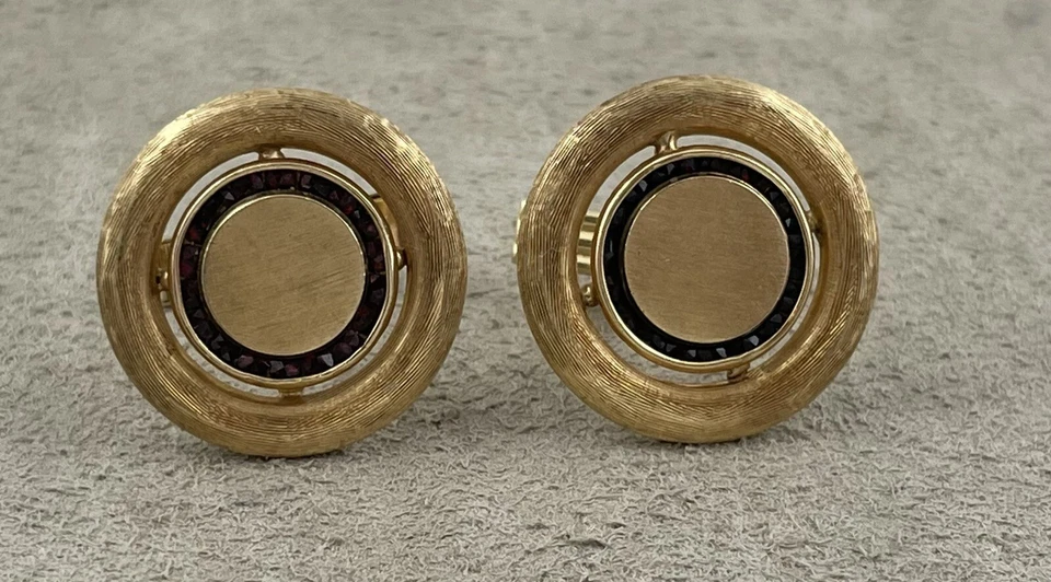 Par de gemelos vintage Lucien Piccard 14K y granates Foto 2 de 4