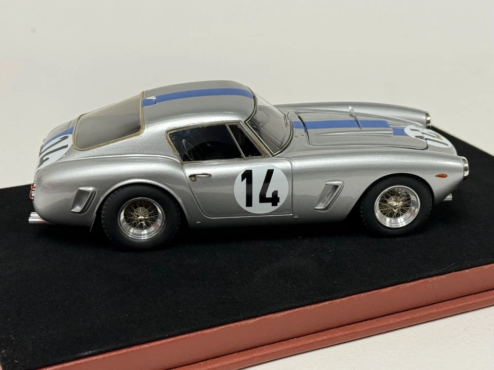 1/24 Tecnomodel Ferrari 250 GT Lusso SWB In Argento Blu Striscia ABG195 - Immagine 3 di 4