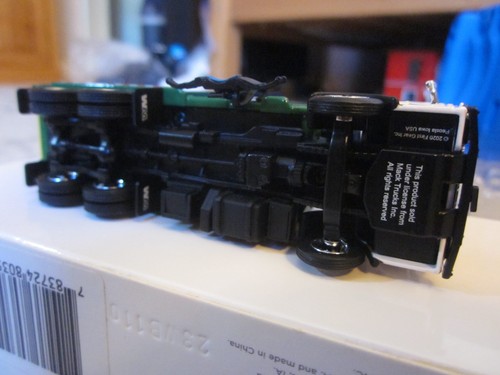 Mack LR McNeilus ZR Diecast 1:87 Scale Model - First Gear 80-0355 READ DISC - Picture 4 of 9