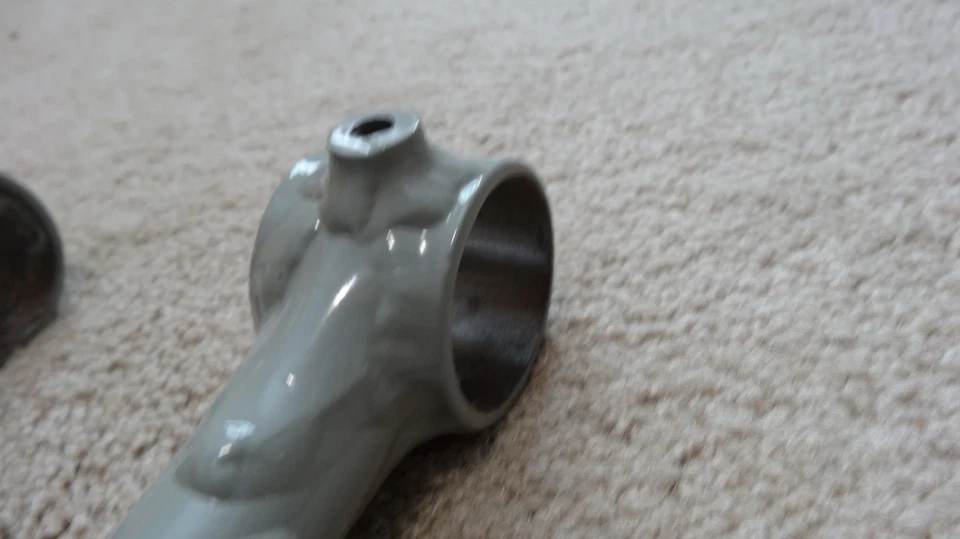 Horquillas traseras Lotus Elan brazos A brazo de control inferior Foto 2 de 4