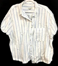 Ava & viv 1X white blue striped short sleeve pocket plus button down top