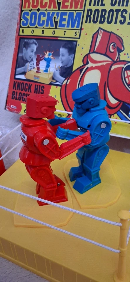 Mattel Rock 'Em Sock 'Em Robots Original Fighting Game In Box Working 2012. - Image 3 of 4