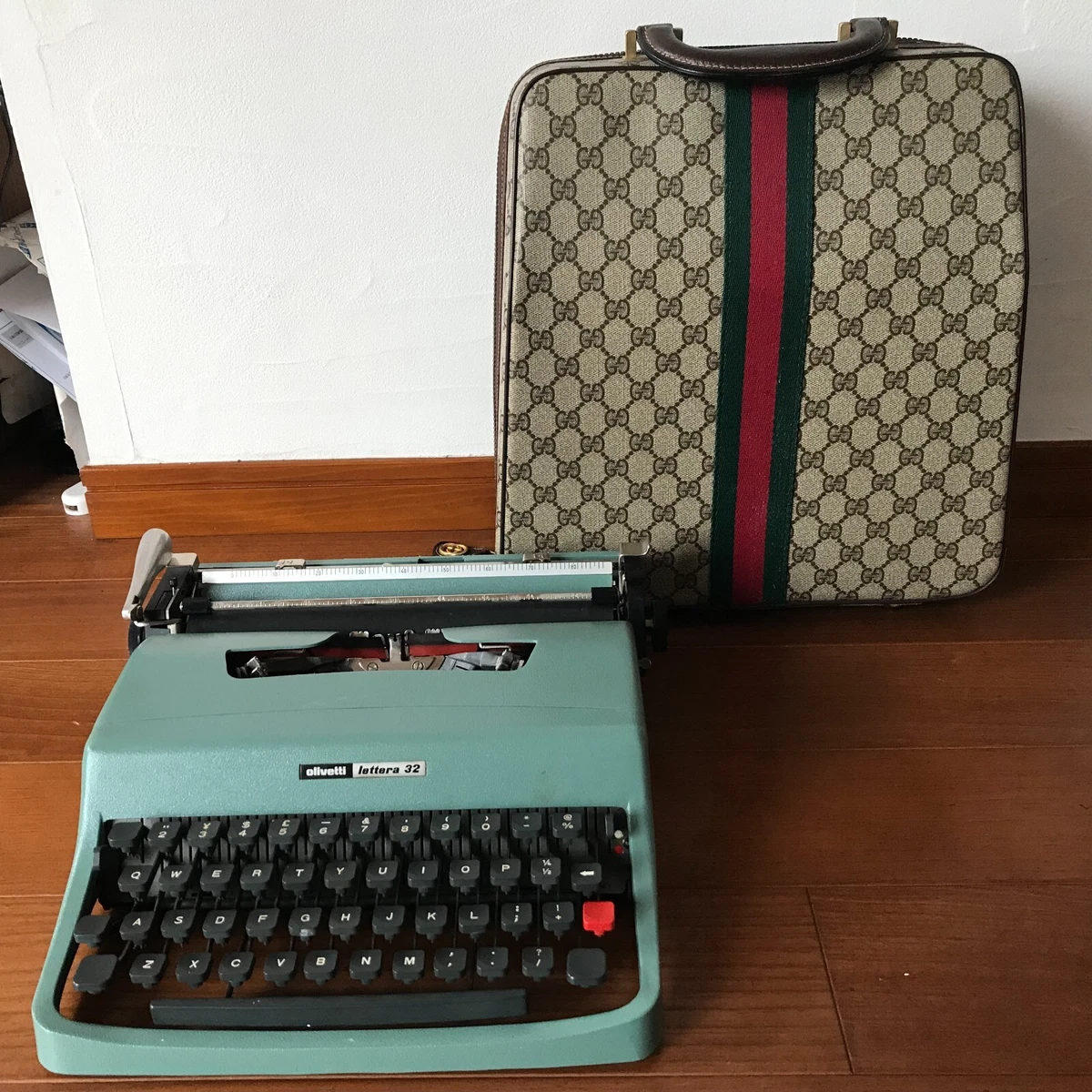 Olivetti 32 Typewriter genuine Gucci Case in japan vintage 1960S
