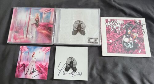 Lot de 3 x CD signés rap - Nicki Minaj - Pink Friday 2 - YG et Iggy Azalea - Photo 1 sur 10