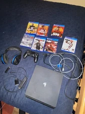 Black 500GB Sony Playstation 4 - Turtle Beach Headset, Controller + 7 Games