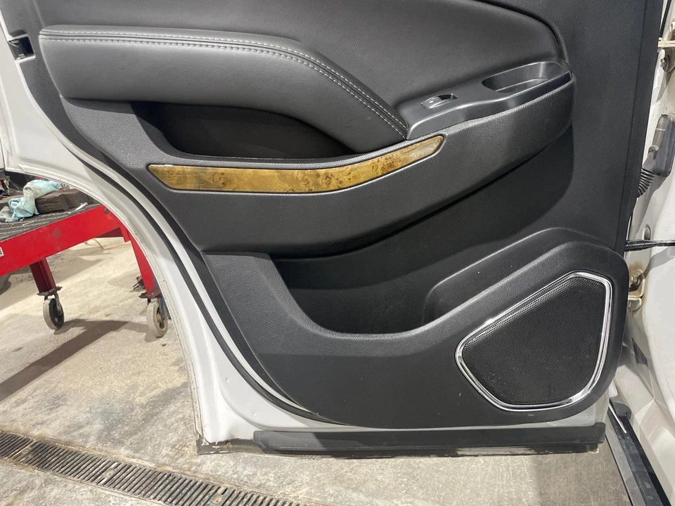 2015 - 2017 GMC Yukon Driver LH Left Black-H2X Rear Door Trim Panel Foto 4 de 4