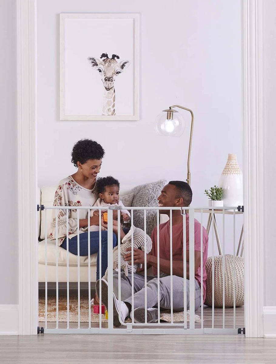 Extra wide clearance baby safety gate