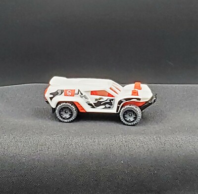 2021 Hot Wheels Dune Crusher White - Loose