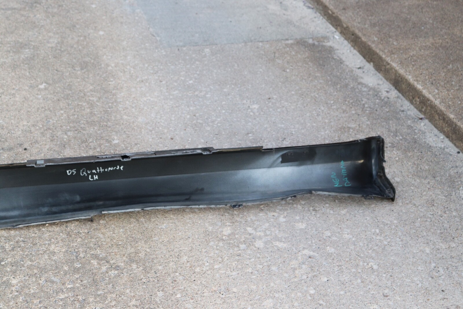 P2005156 2003-2012 Maserati Quattroporte M139 Side Skirt Rocker Panel 66518400