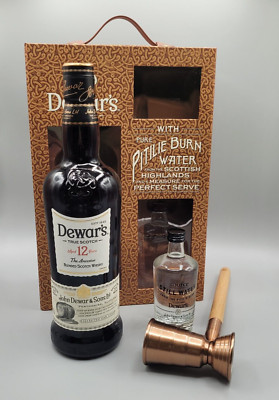 Dewar's 12 Years Blended Scotch Whisky 40% Vol. 0,7L+Tafelwasser(95ml)+Jigger