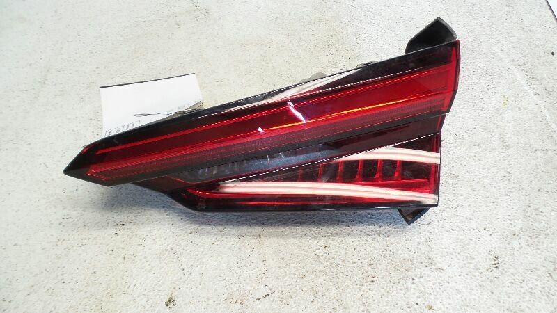 17 18 19 AUDI A5 CONVERTIBLE RIGHT REAR LID/GATE TAIL LAMP PART