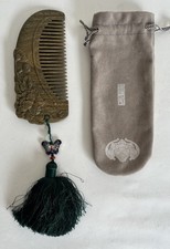 Vintage-Style Carved Sandalwood Hair Comb Decorative Tassel and Storage Pouch
