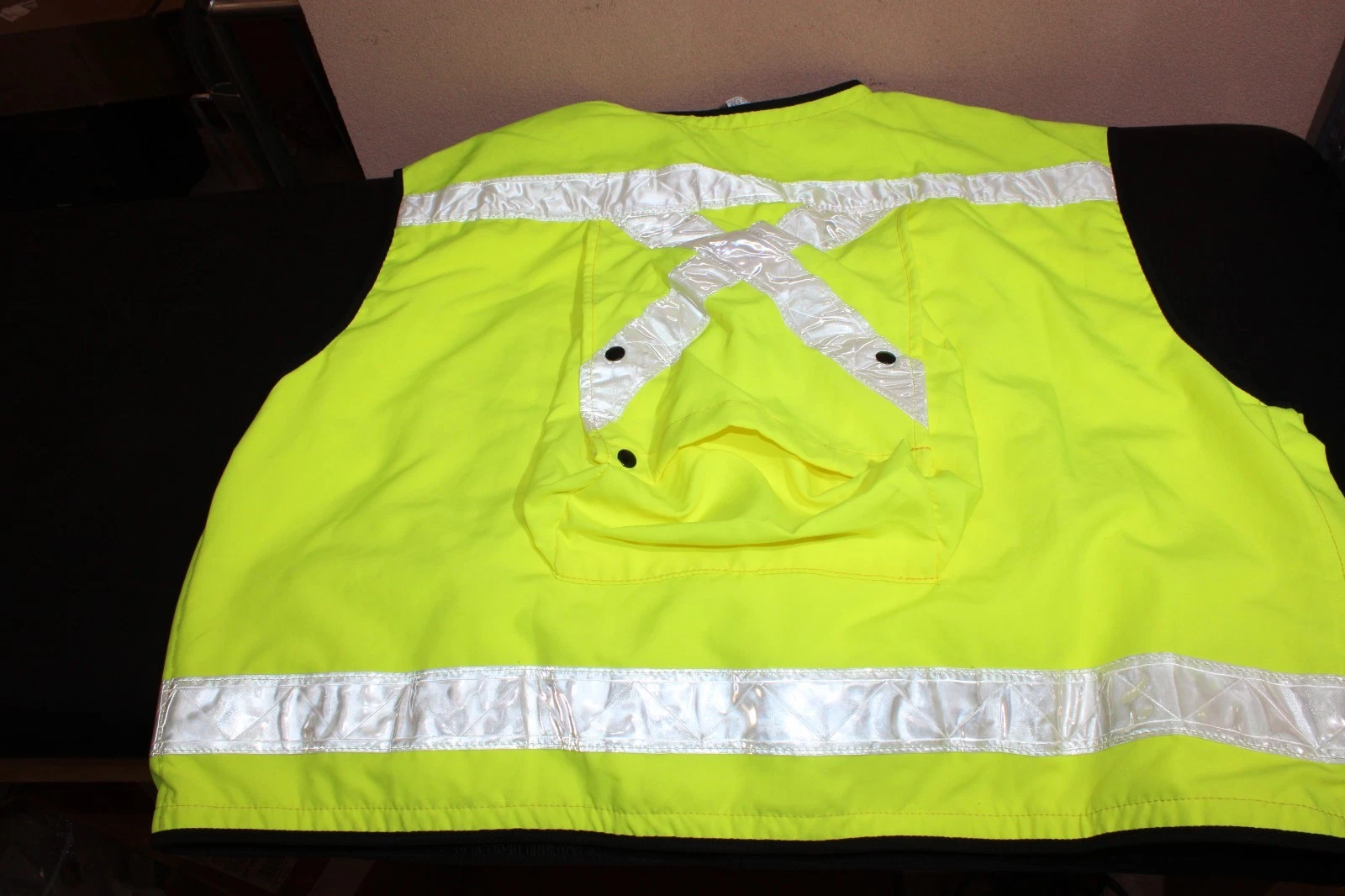 Seco 8063 ANSI/ISEA 107-2010 Hi-Vis Yellow Surveyor Utility Vest Size 66 - J image 3