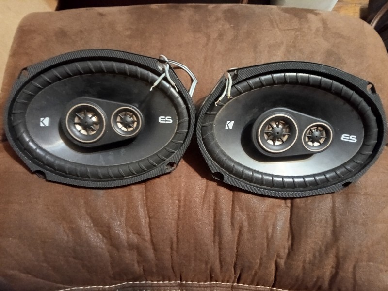 KICKER ESC693 6x9in 3-Way Car Speaker 48ESC693