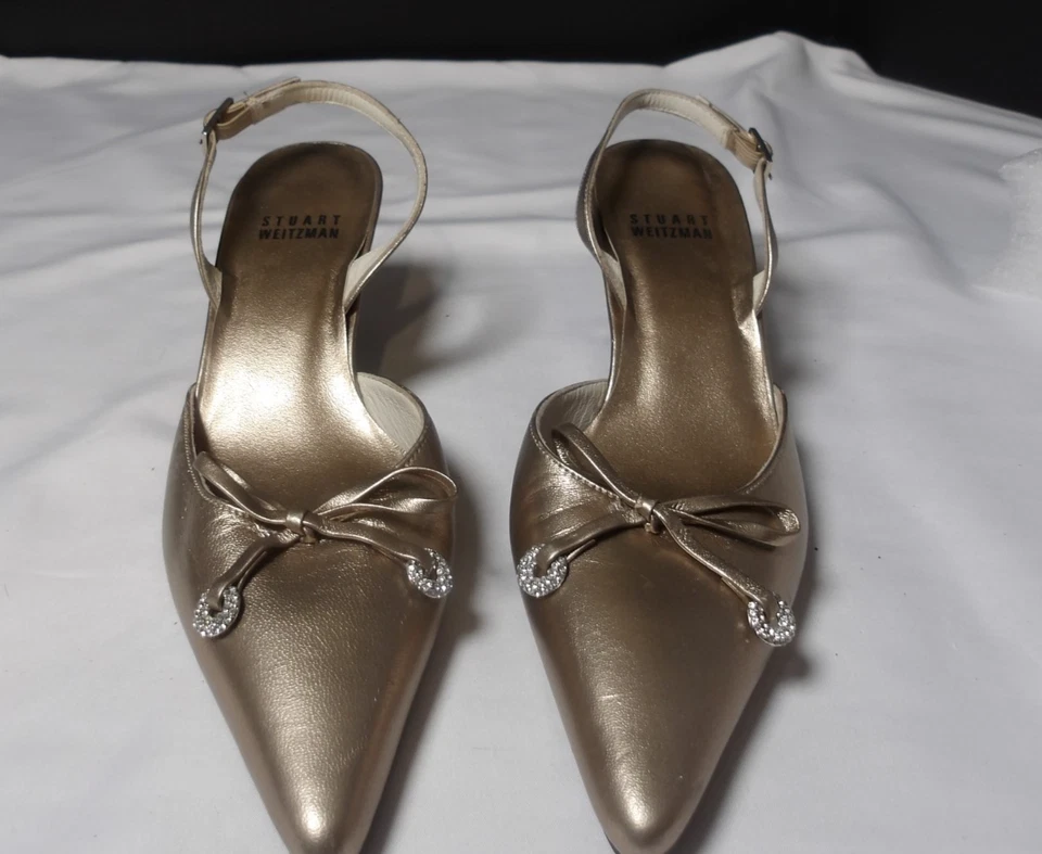 Stuart Weitzman Metálico Dorado Bronce Eslinga Gatito Tacón Arco Estrás 5M Foto 4 de 4
