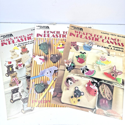 Vintage Plastic Canvas Pattern Book Lot Magnets Pencil Toppers Bears Leisure